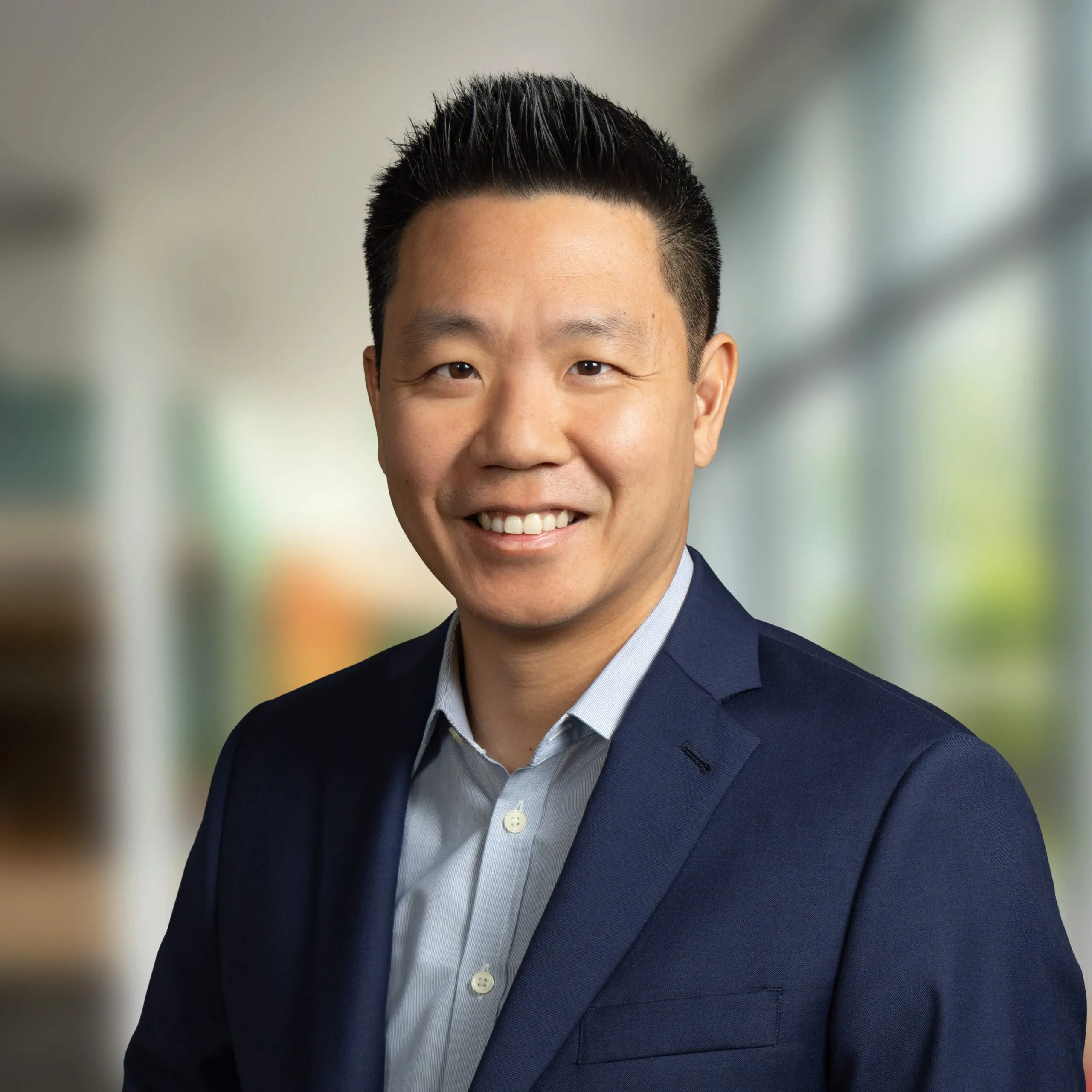 alex su headshot photo